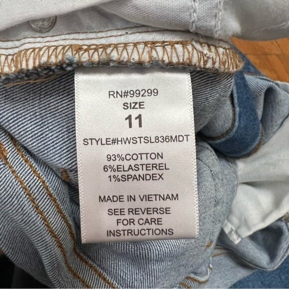 Fashion Nova Long Distressed Side Slit Flare Leg Jeans Size 11 - Picture 8 of 13